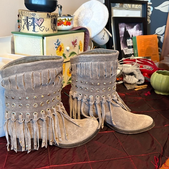 Guess by Marciano Accessories - #158 guest fringe boots in size 6